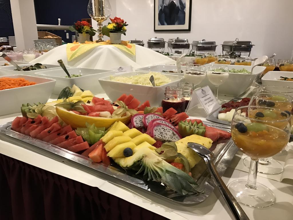 Park Hotel Fasanerie นอยชเตรลิทซ์ ภายนอก รูปภาพ